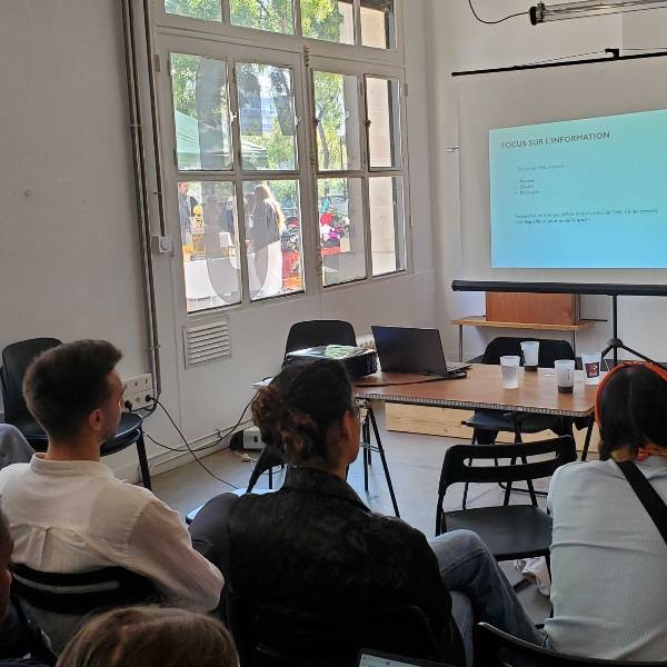 Aidez des structures de la transition dans leur développement