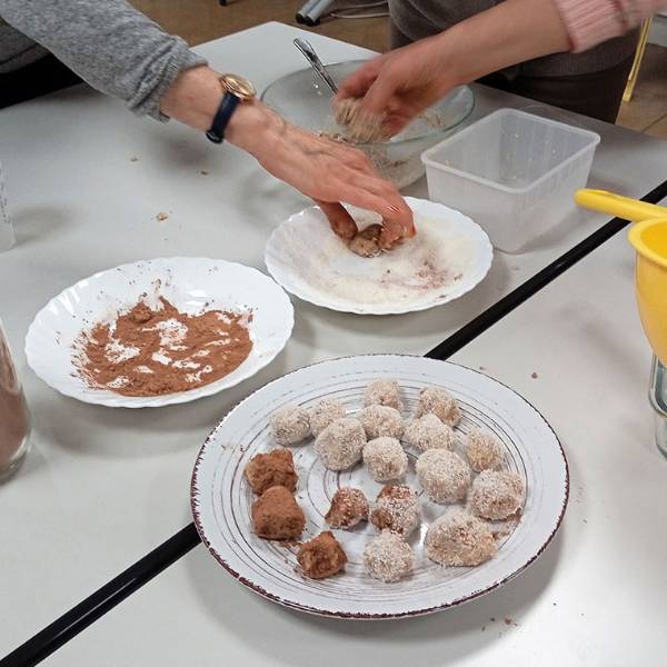 Grâce à la cuisine, encouragez des enfants en difficulté dans leur envie d’apprendre