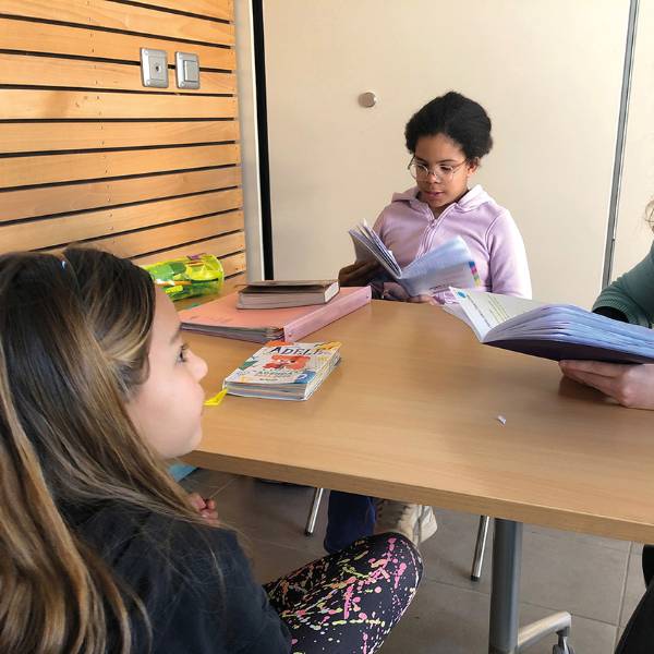 Accompagnez des écoliers et écolières dans leur scolarité