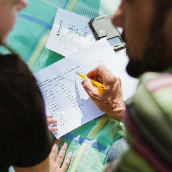 Accompagnez des adultes en demande d’asile dans leur apprentissage du français