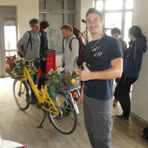 Accompagnez les habitants à réparer eux-mêmes leur vélo